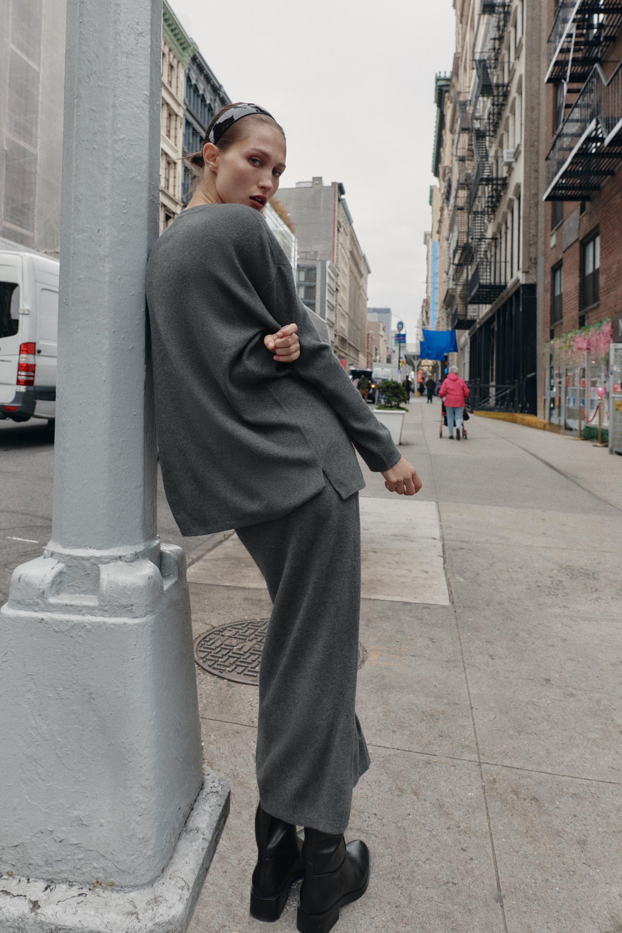 PULL EN MAILLE LISSE AU TOUCHER DOUX